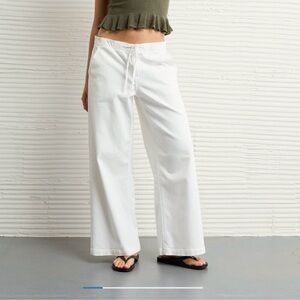 American Eagle Low-Rise Ultra Wide-Leg Pull-on Jean